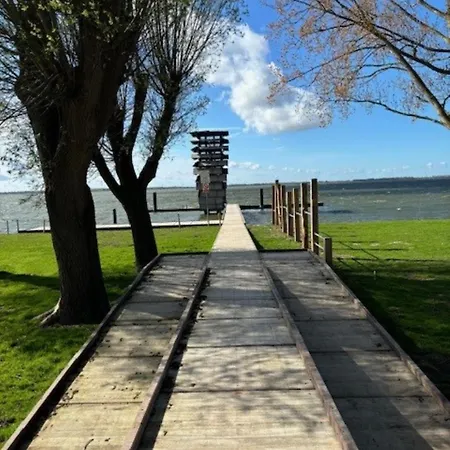 Panzió Aan De Schenkel Zuid-Beijerland