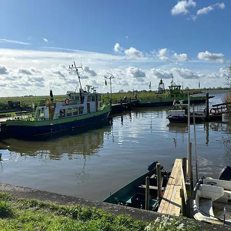 Aan De Schenkel 3*